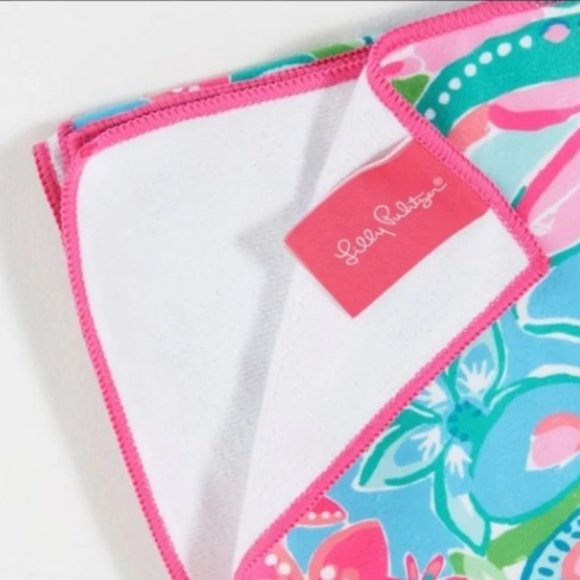 LILLY PULITZER LOUNGE TOWEL - NWT - Picture 1 of 9